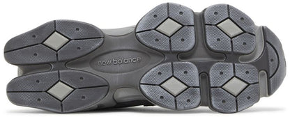 New Balance 9060 Magnet